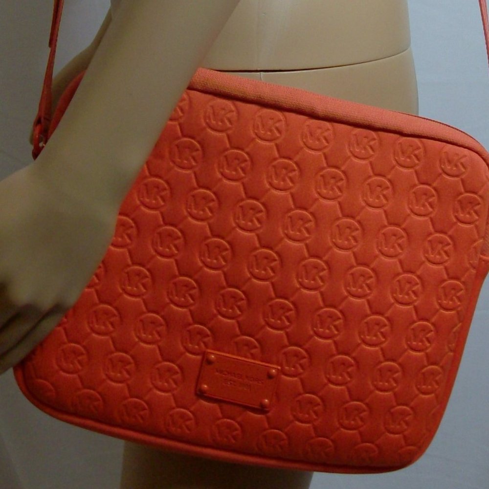 Michael Kors Logo Orange Neoprene Shoulder bag